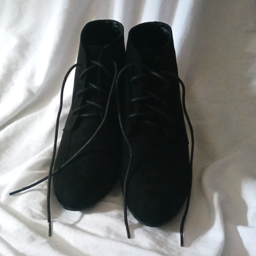 Black Charlotte Russe Wedges with Laces // Size 9 Women's